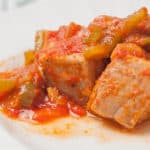 recipe of tuna with onions and tomato sauce and peppers
